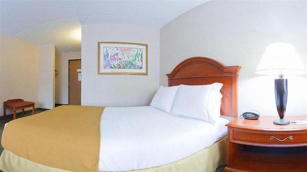 Express Pittsburgh-north/harmarville By Ihg Harmarville