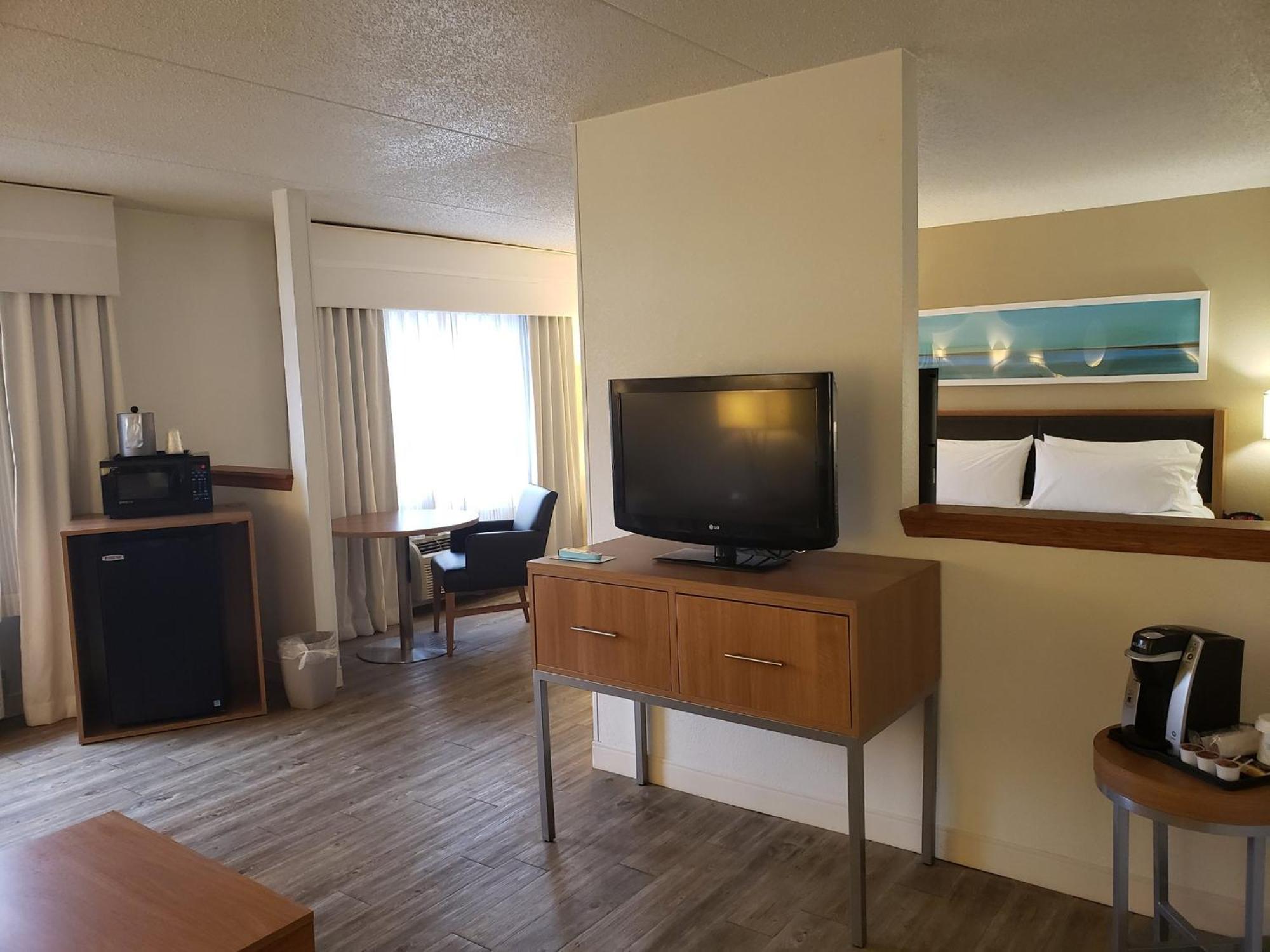 Express Pittsburgh-north/harmarville By Ihg 2*