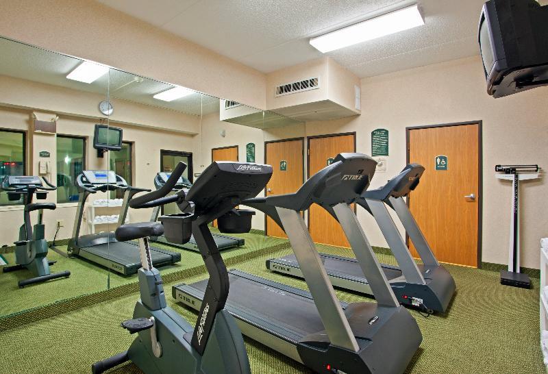 Express Pittsburgh-north/harmarville By Ihg Hotel 2*